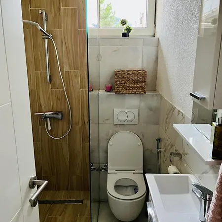 Stories Free Parking *