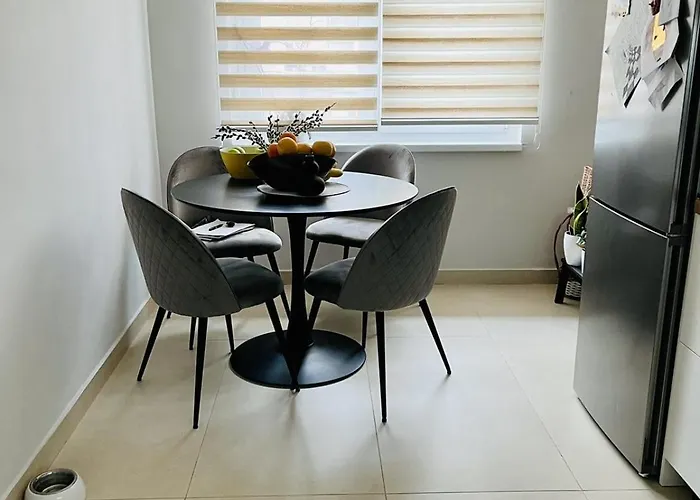 Stories Free Parking 公寓 *